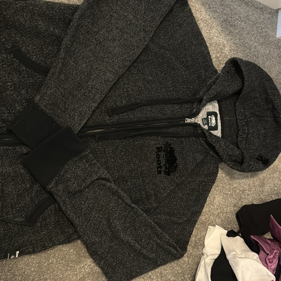 Roots zip up hoodie!! - Picture 5 of 7